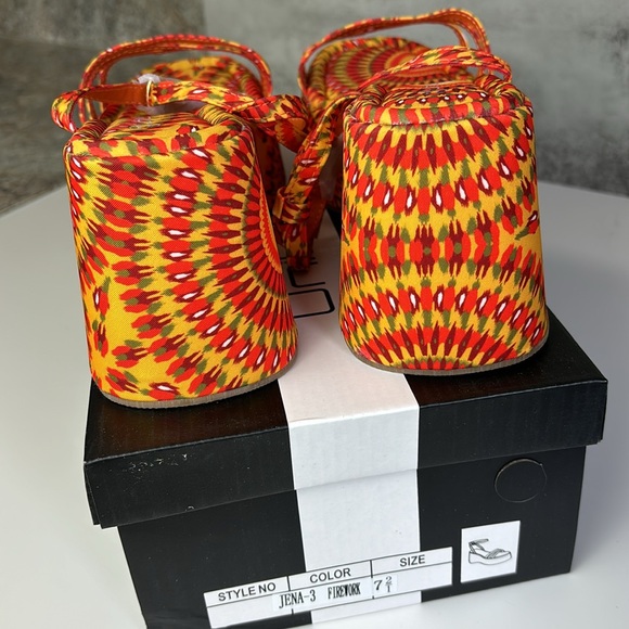 NEW| Retro 70’s Colorful Platform Sandals - Picture 8 of 10